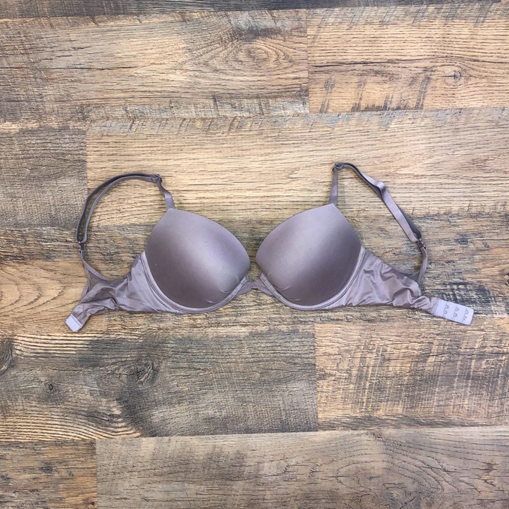 Victoria’s Secret Fabulous Plunge Bra 32DD Purple